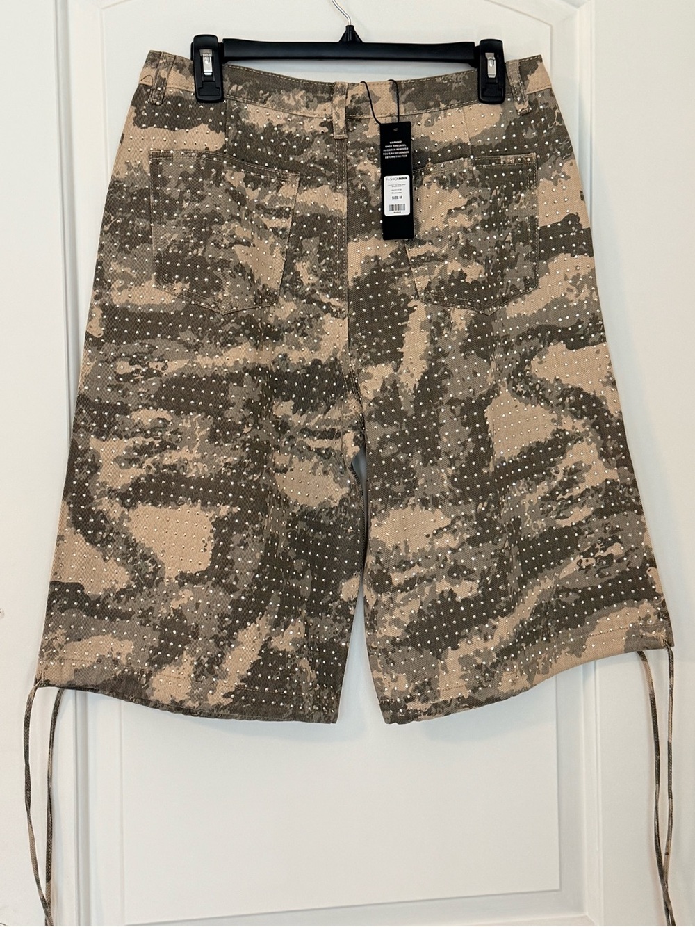 Fashion Nova Women's Camo Bermuda Shorts - Beige & Olive